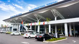 19:00 - 19:30 하노이 공항 도착